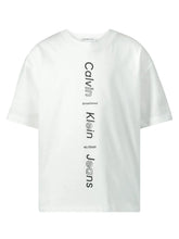 Carica l&#39;immagine nel visualizzatore di Gallery, CALVIN KLEIN JEANS T-shirt bianco con logo taglio relaxed