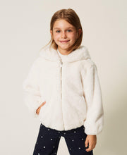Carica l'immagine nel visualizzatore di Gallery, Bomber baby in faux fur con zip
€ 165,00 - Junior &amp; Co.it