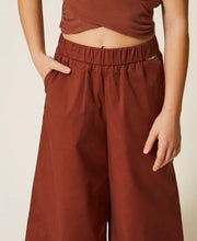 Load image into Gallery viewer, TWINSET Pantaloni cropped in popeline cacao - Junior &amp; Co.it