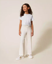 Carica l'immagine nel visualizzatore di Gallery, TWINSET T-shirt bianca con pizzo e logo