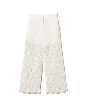 Load image into Gallery viewer, TWINSET Pantaloni bianchi in pizzo macramè - Junior &amp; Co.it