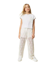 Load image into Gallery viewer, TWINSET Pantaloni bianchi in pizzo macramè - Junior &amp; Co.it