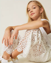 Load image into Gallery viewer, TWINSET Pantaloni bianchi in pizzo macramè - Junior &amp; Co.it