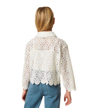 Carica l'immagine nel visualizzatore di Gallery, TWINSET Camicia bianca boxy in pizzo macramè
