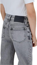 Load image into Gallery viewer, CALVIN KLEIN JEANS Jeasn deinm grigio relaxed fit