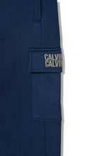 Carica l&#39;immagine nel visualizzatore di Gallery, Calvin Klein Jeans Pantalone della Tuta in Cotone Blu con Tasca Laterale