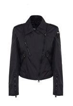 Carica l'immagine nel visualizzatore di Gallery, BLAUER Giacca Zamora Biker Style – Nera in Nylon Tecnico 12 Anni - Junior &amp; Co.it
