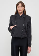 Carica l'immagine nel visualizzatore di Gallery, BLAUER Giacca Zamora Biker Style – Nera in Nylon Tecnico 12 Anni - Junior &amp; Co.it