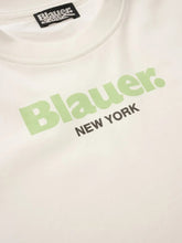 Load image into Gallery viewer, BLAUER T-shirt Harriett "Boxy Fit" – Bianca con Logo Verde - Junior &amp; Co.it