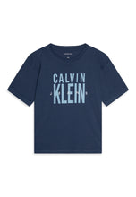 Carica l&#39;immagine nel visualizzatore di Gallery, Calvin Klein Jeans T-Shirt Blu con Stampa Logo sul Davanti
