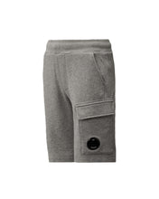 Load image into Gallery viewer, C.P. COMPANY Bermuda Grigio in Felpa con Tasca Cargo con Patta e Lente - Junior &amp; Co.it
