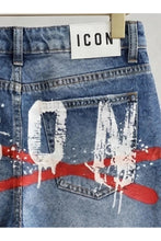 Load image into Gallery viewer, ICON Bermuda Denim Blu con Stampa sul Dietro Bambino e Ragazzo - Junior &amp; Co.it