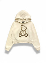 Carica l'immagine nel visualizzatore di Gallery, Felpa Cropped con Cappuccio DISCLAIMER Teddy Camo - Beige Crema - Junior &amp; Co.it