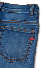 Carica l'immagine nel visualizzatore di Gallery, DIESEL Jeans Regular Blu Medio - 2000 per Bambine e Ragazze - Junior &amp; Co.it