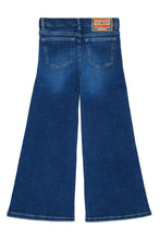 Carica l'immagine nel visualizzatore di Gallery, DIESEL Jeans Flare Fit Blu Medio - 1978 per Bambine e Ragazze - Junior &amp; Co.it