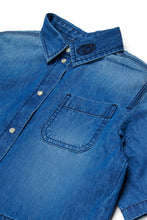 Load image into Gallery viewer, DIESEL Camicia Cropped in Denim a Maniche Corte per Bambine e Ragazzi - Junior &amp; Co.it