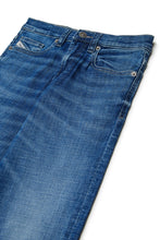 Carica l'immagine nel visualizzatore di Gallery, DIESEL Jeans Relaxed Fit Lavaggio Blu Medio - D-Maki - Junior &amp; Co.it
