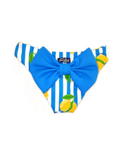 Load image into Gallery viewer, MC2 SAINT BARTH Costume Slip da Bambina a Righe Azzurre con Stampa Limoni e Fiocco sul Dietro - Junior &amp; Co.it