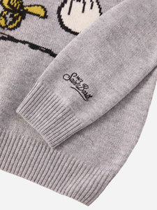 Mc2 Saint Barth Maglia Girocollo Grigia con Ricamo Peanuts sul Davanti e Scritta Vado dai Nonni