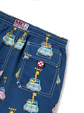 Load image into Gallery viewer, MC2 SAINT BARTH Costume Boxer Mare Jean Blu Stampa Giraffe in Auto Fiat 500 - Junior &amp; Co.it