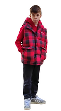 Carica l&#39;immagine nel visualizzatore di Gallery, z. Gilet in Piumino Klosters Motivo Check Rosso Nero con Stampa sul Dietro. 6-8-10 anni Sconto 50%