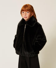 Carica l'immagine nel visualizzatore di Gallery, Bomber in faux fur
€ 170.00