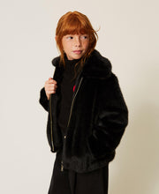Carica l'immagine nel visualizzatore di Gallery, Bomber in faux fur
€ 170.00