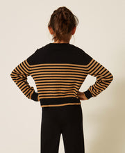 Carica l'immagine nel visualizzatore di Gallery, Maglia a righe con bottoni
€ 88.00