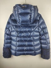 Carica l'immagine nel visualizzatore di Gallery, PIUMINO HERNO BLU NAVY taglia 14 anni. Sconto 50%