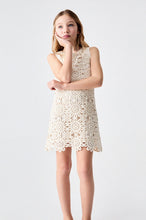 Carica l'immagine nel visualizzatore di Gallery, Abito corto in macramè - Junior &amp; Co.it